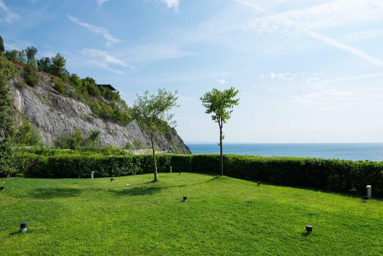 Portopiccolo Luxury Penthouse Apartment Sistiana Bagian luar foto